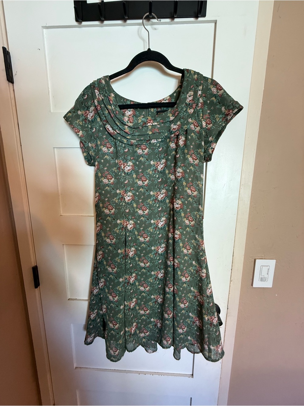 Virgo Green Vintage Floral Midi Dress with Pink Rose Print